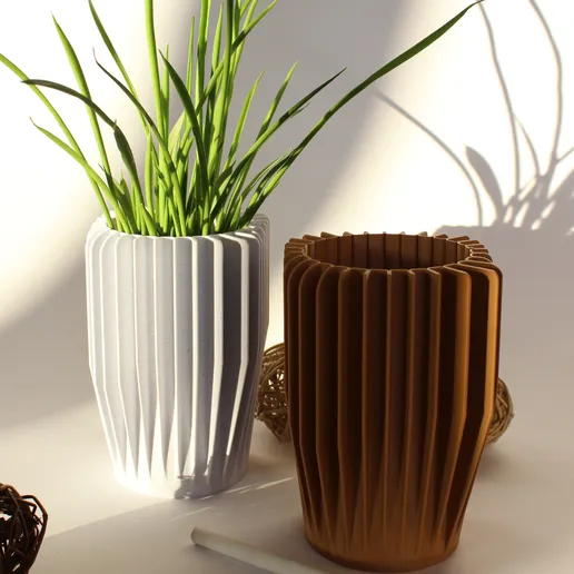Contemporary Ribbed Vase - Image 3